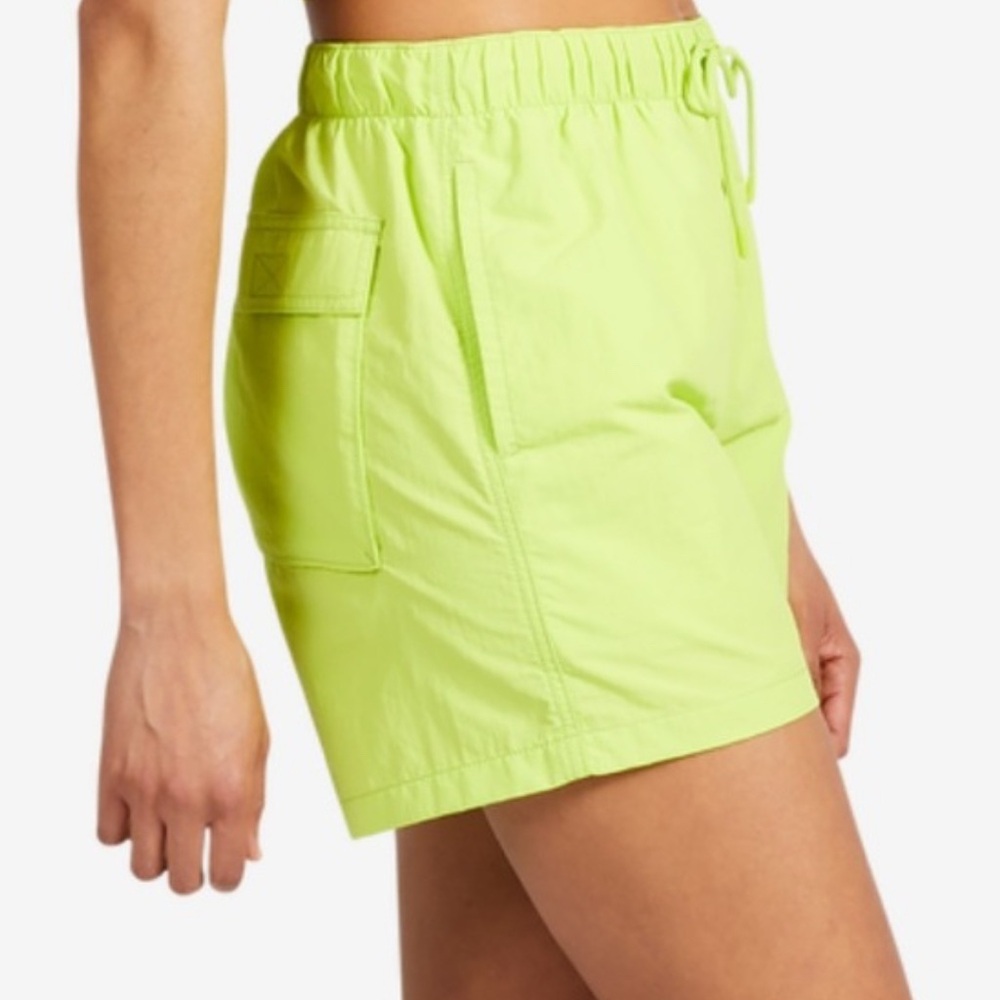 NWT [Cozi] 5" Mesh Lined Nylon Shorts Pockets & Drawstring in Green Women’s S - Picture 3 of 5